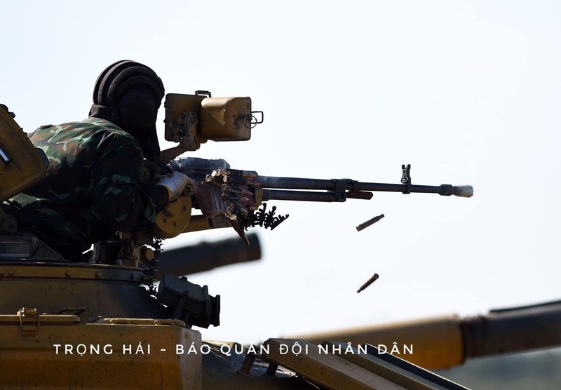 Sung may phong khong 12.7mm tren xe tang chu luc va buoc di lich su-Hinh-6