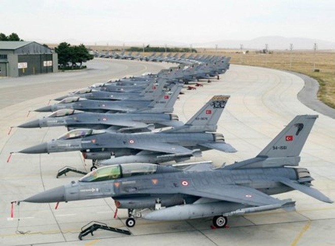 Bien cang: F-16 Tho Nhi Ky ban roi Su-25 Armenia, phi cong chet chay!-Hinh-2