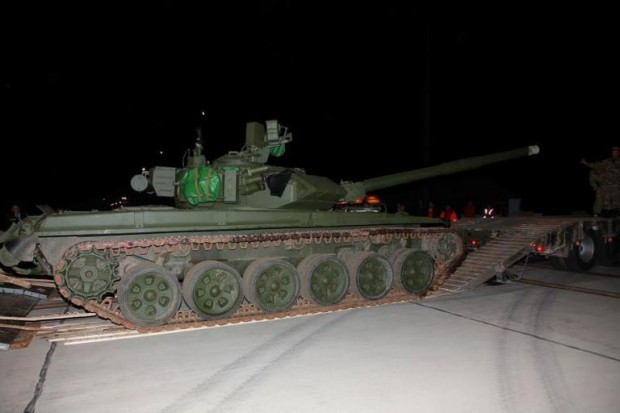 Choang: Armenia tang gap 3 lan so xe tang T-90 hien co sau mot dem-Hinh-7
