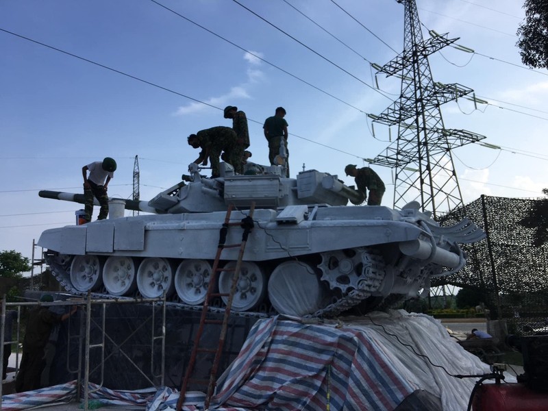 Hoanh trang tuong dai xe tang T-90S mung ngay thanh lap Binh chung Tang-Thiet giap-Hinh-5