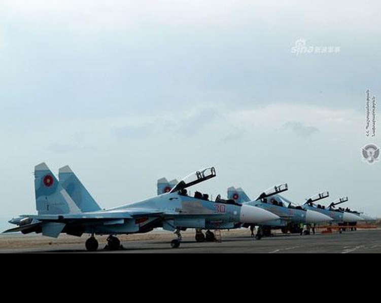 Khong quan Armenia co Su-30SM, Azerbaijan se mua 