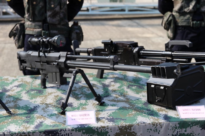 Sung ban tia M99 12.7mm Trung Quoc 