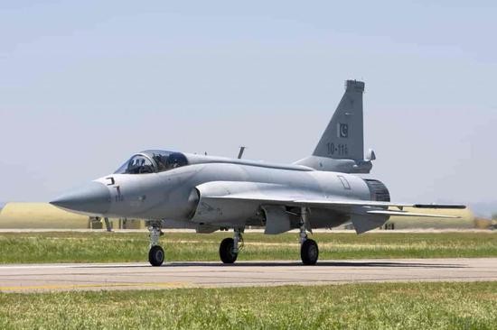 Niem tu hao JF-17 cua Trung Quoc nut vo: Tien nao cua nay?-Hinh-2