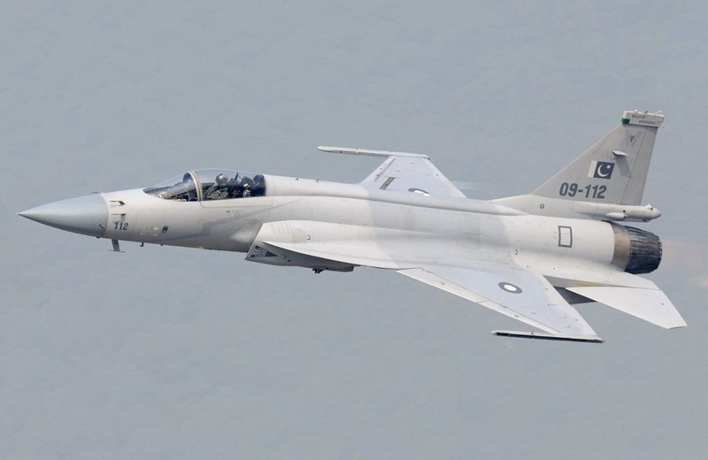 Niem tu hao JF-17 cua Trung Quoc nut vo: Tien nao cua nay?-Hinh-3