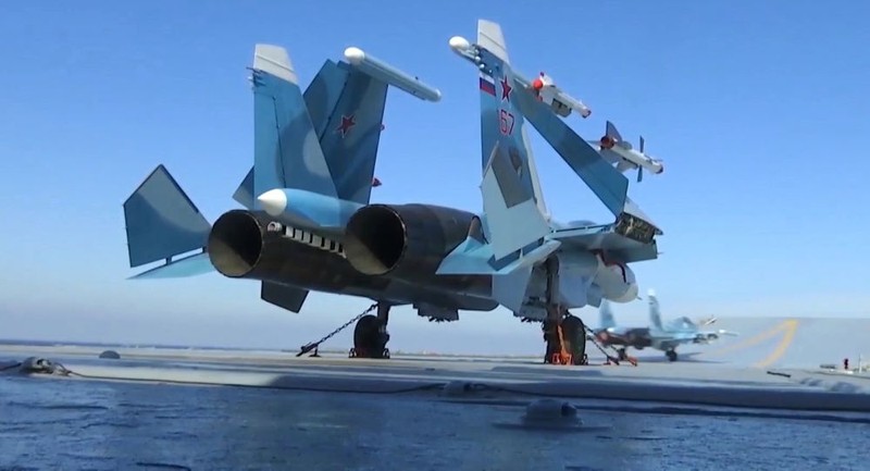 Tiem kich ham Su-33: 