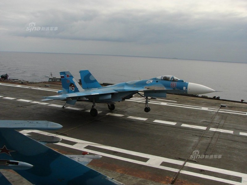 Tiem kich ham Su-33: 