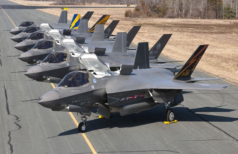 F-22A va F-35B My tai Nhat Ban: Cap song kiem 