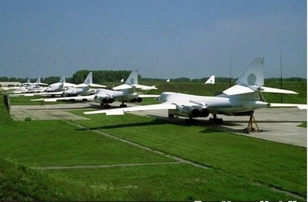 Nga nhan 8 may bay Tu-160 