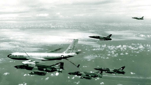 MiG-21 cua phi cong Pham Tuan da vuot mat F-4 de ha B-52 ra sao?-Hinh-10