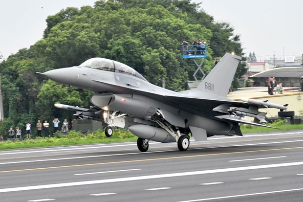 Trung Quoc de biu F-16V Dai Loan vua dat vua kem Su-35-Hinh-13