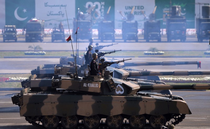 Pakistan co gi de doi dau 1.000 xe tang T-90 cua Quan doi An Do-Hinh-6