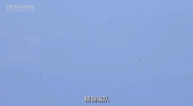 Chien thuat UAV cam tu “bay ruoi” cuc ky nguy hiem cua Trung Quoc-Hinh-4
