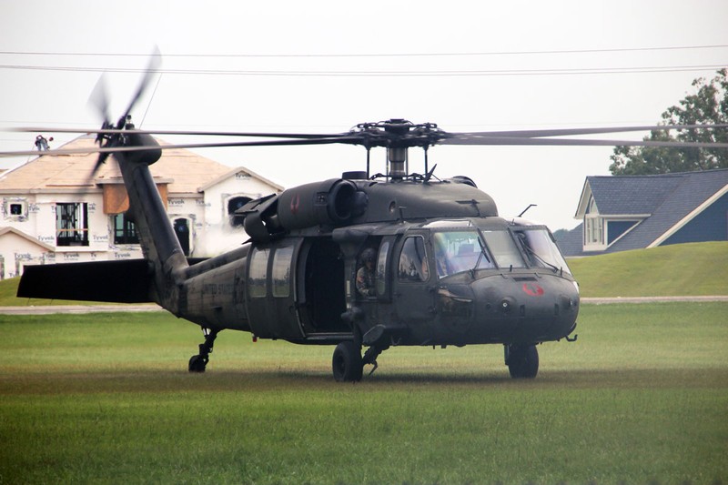 Dieu gi bien UH-60 Black Hawk tro thanh loai truc thang huyen thoai?-Hinh-3