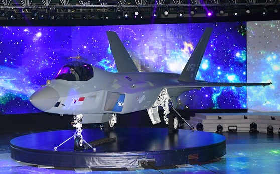 Han Quoc ra mat tiem kich noi dia, manh ngang chien dau co F-35-Hinh-16