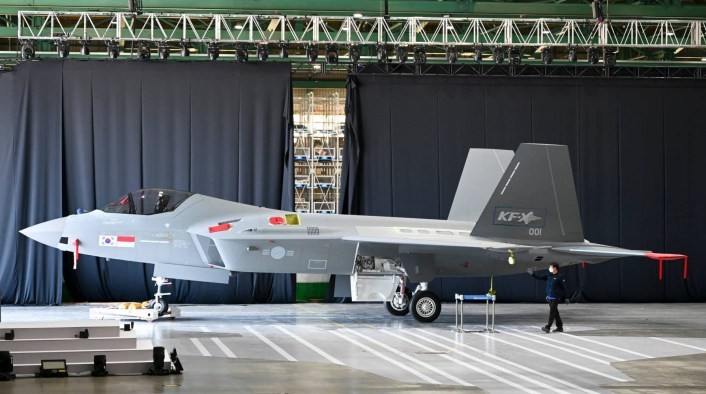 Han Quoc ra mat tiem kich noi dia, manh ngang chien dau co F-35-Hinh-4