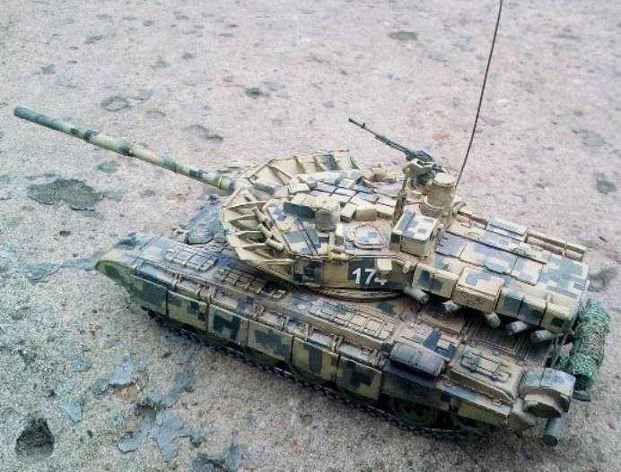 Bat ngo xuat hien phien ban xe tang T-80 manh ngang voi T-14 Armata-Hinh-12