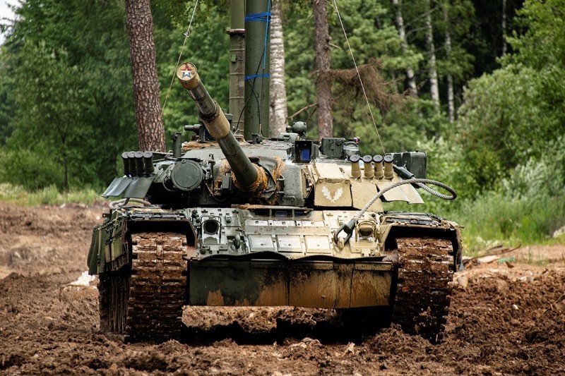 Bat ngo xuat hien phien ban xe tang T-80 manh ngang voi T-14 Armata-Hinh-4