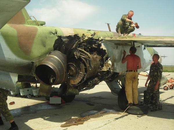 Xem Israel do “xe tang bay” Su-25KM cho Gruzia de chong lai Nga-Hinh-17