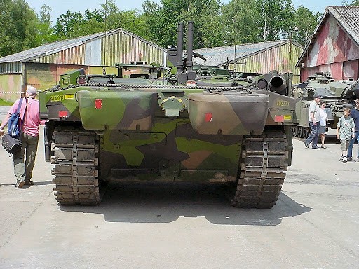 Stridsvagn 103: Xe tang “di” khong thap phao, chay lui nhanh nhu chay tien-Hinh-12