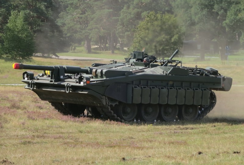 Stridsvagn 103: Xe tang “di” khong thap phao, chay lui nhanh nhu chay tien-Hinh-3