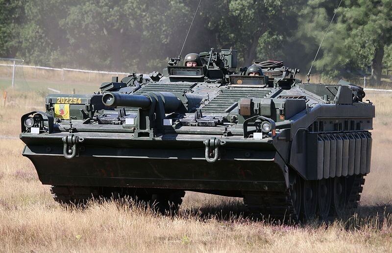 Stridsvagn 103: Xe tang “di” khong thap phao, chay lui nhanh nhu chay tien-Hinh-9