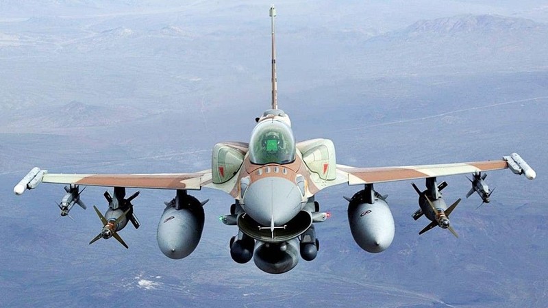 Ly do JF-17 khong bao gio thay the duoc F-16 trong Khong quan Pakistan?-Hinh-2