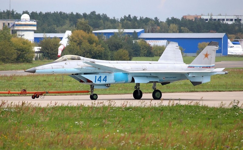 MiG 1.44: Cau tra loi thap bai cua Nga doi voi F-22 Raptor My-Hinh-10