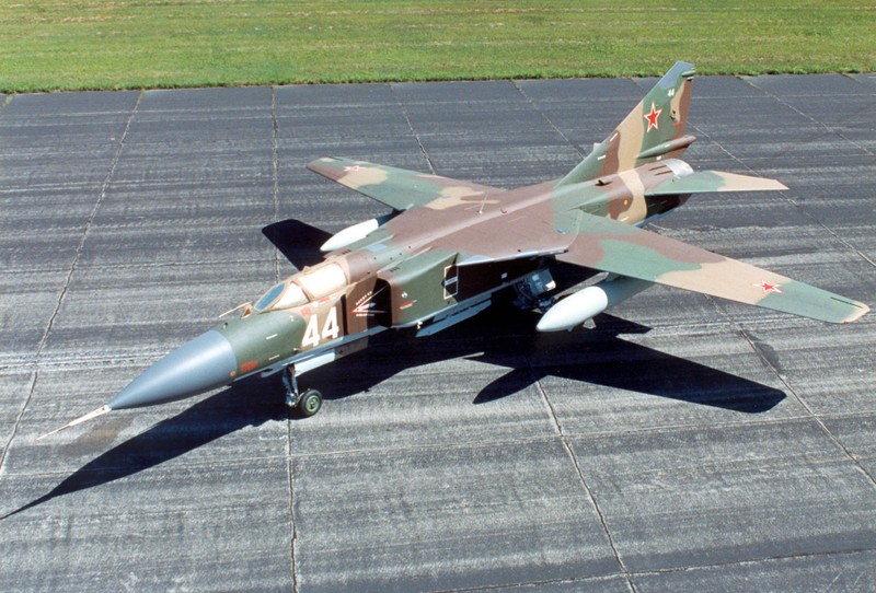 Tai sao Lien Xo khong luyen tiec, khi loai bien som tiem kich MiG-23?