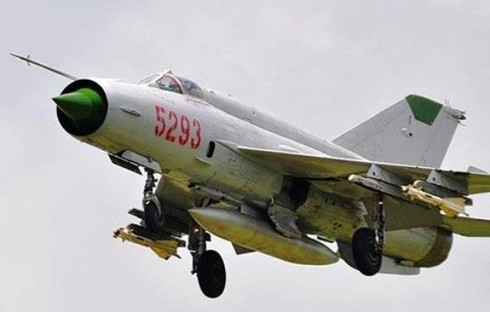 MiG-21 Viet Nam phong 1 ten lua, hang loat si quan My mat ghe!-Hinh-3