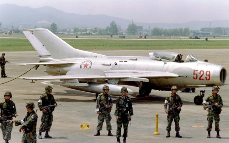 Tai sao Lien Xo khong vien tro truc tiep MiG-19 cho Viet Nam?-Hinh-22