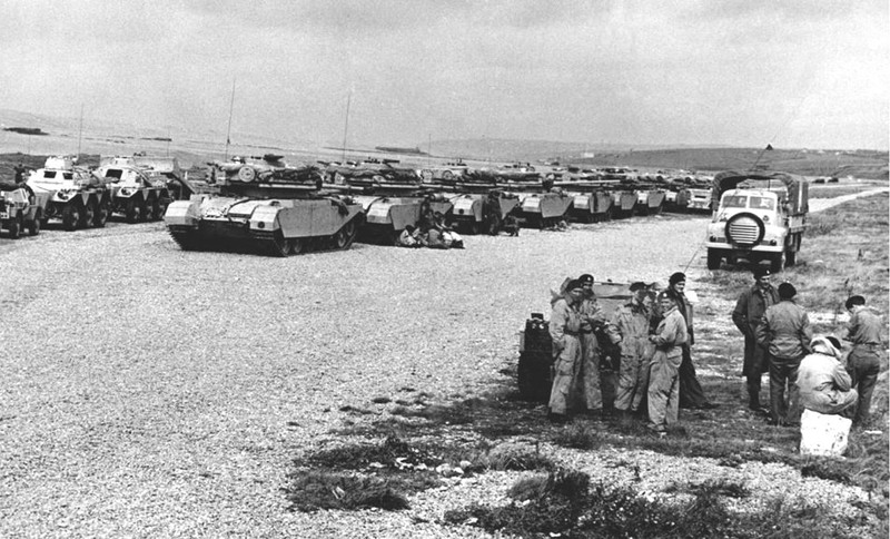 Khung hoang kenh dao Suez 1956 va noi 
