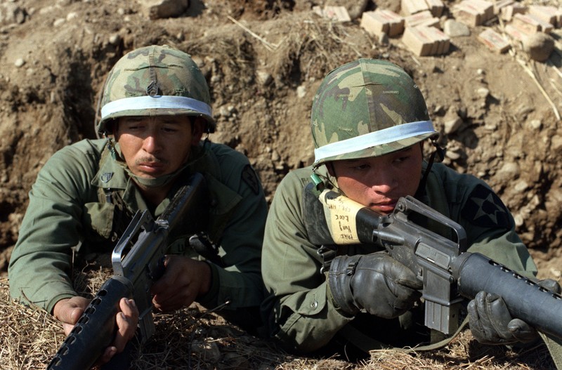 Diem mat dan vu khi bo binh 