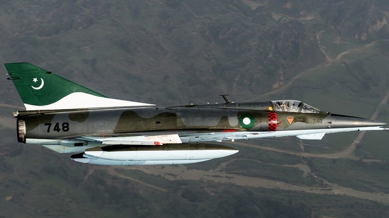 Pakistan “chan” F-16 My chuyen sang dung hang Trung Quoc-Hinh-2