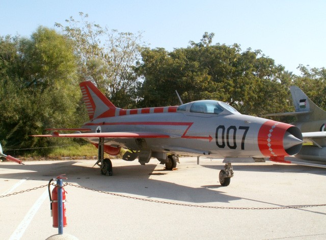 Tuoi cao nhung con khoe, MiG-21 van la con ac mong cua phuong Tay-Hinh-9