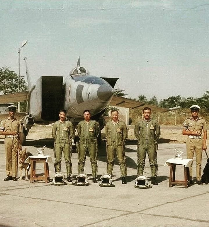 Tai sao F-16 cua Pakistan khong bao gio co the ban ha MiG-25 Foxbat-Hinh-10