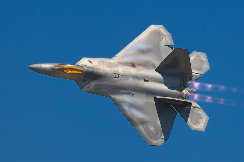 F-22 Raptor va cuoc chien gianh su song truoc “nguoi anh em song sinh”-Hinh-9