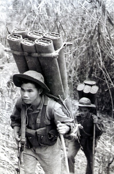 Nguoi chien si gui hang voi quang duong bang mot vong Trai Dat-Hinh-11