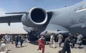 C-17 Globemaster cua My pha vo ky luc trong nhiem vu giai cuu Afghanistan-Hinh-2