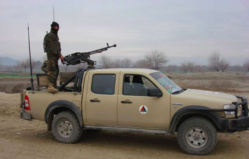 Thua mua vu khi My, Taliban muon doi AK-47 sang dung M-16-Hinh-15