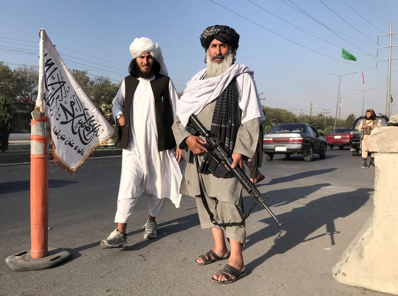 Thua mua vu khi My, Taliban muon doi AK-47 sang dung M-16