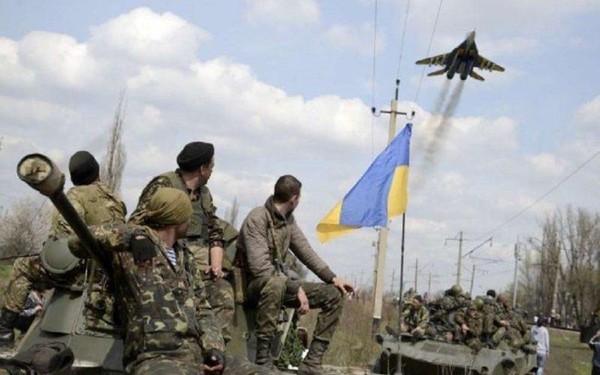 Ten lua S-300 Ukraine da ap sat Donbass giua luc 