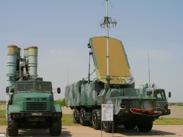 Ten lua S-300 Ukraine da ap sat Donbass giua luc 