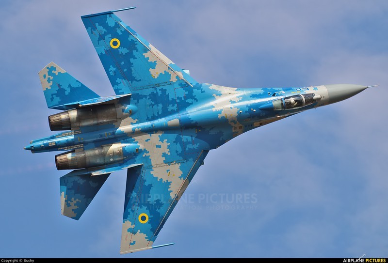Tiem kich Su-27 Ukraine qua “vo dung”, chiec bo tron, chiec bi ban nham-Hinh-12