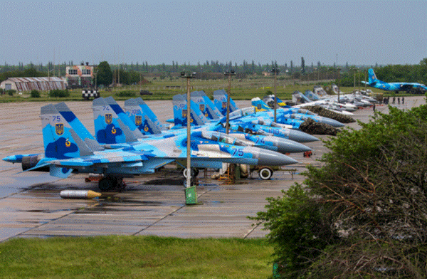 Tiem kich Su-27 Ukraine qua “vo dung”, chiec bo tron, chiec bi ban nham-Hinh-13