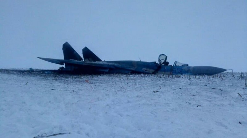 Tiem kich Su-27 Ukraine qua “vo dung”, chiec bo tron, chiec bi ban nham-Hinh-7