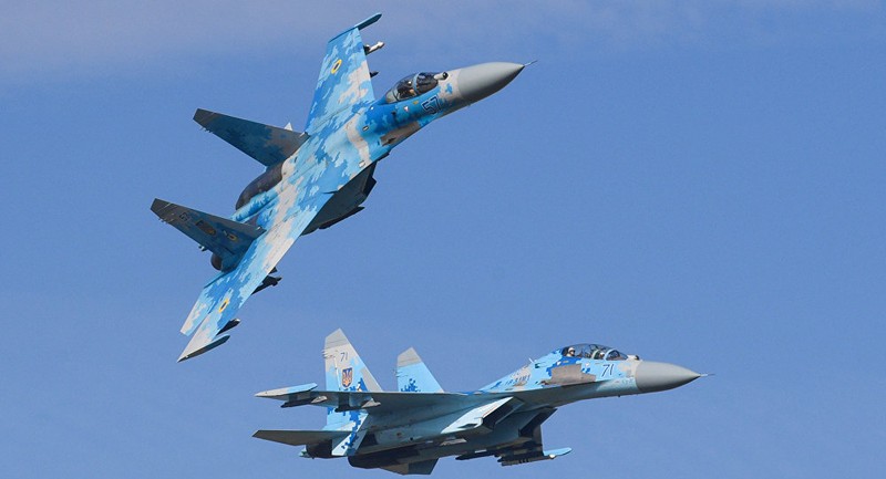 Tiem kich Su-27 Ukraine qua “vo dung”, chiec bo tron, chiec bi ban nham-Hinh-8
