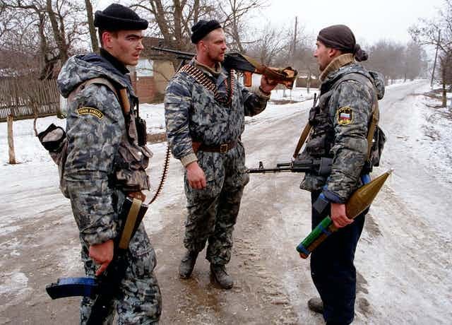 Nga khep vong vay, khoa chat luc luong chu luc Ukraine tai Donbass-Hinh-9