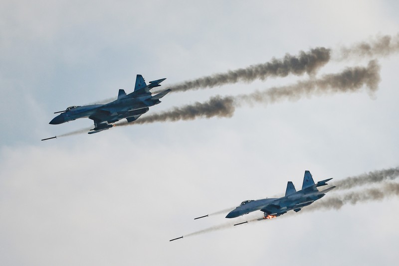 Ngay buon cua khong quan Ukraine: 4 chiec Su-27 bi Nga ban ha-Hinh-13