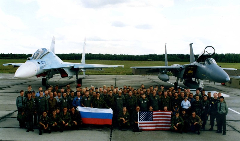 Ngay buon cua khong quan Ukraine: 4 chiec Su-27 bi Nga ban ha-Hinh-6