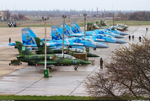 Ngay buon cua khong quan Ukraine: 4 chiec Su-27 bi Nga ban ha-Hinh-7